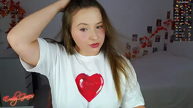 Snapshot of EmilyxxGraces chatting on September 27, 10:28 pm EmilyxxGraces online show from September 27, 10:28 pm