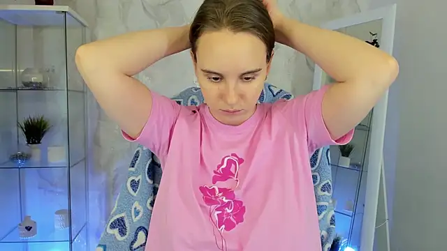 Lika 0ne online show from December 19, 12:19 pm