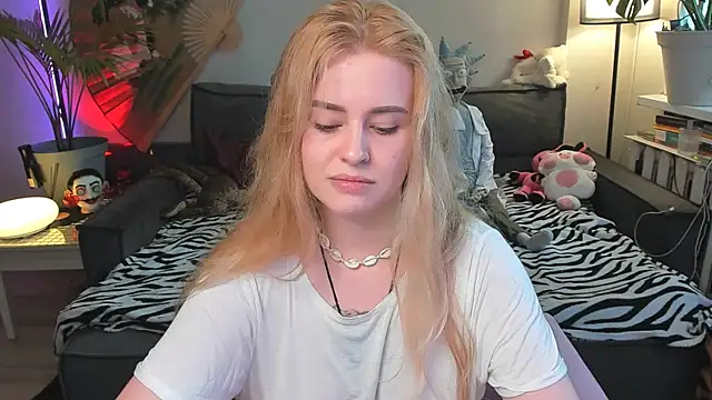 Alexa Pirs online show from July 7, 2:42 pm