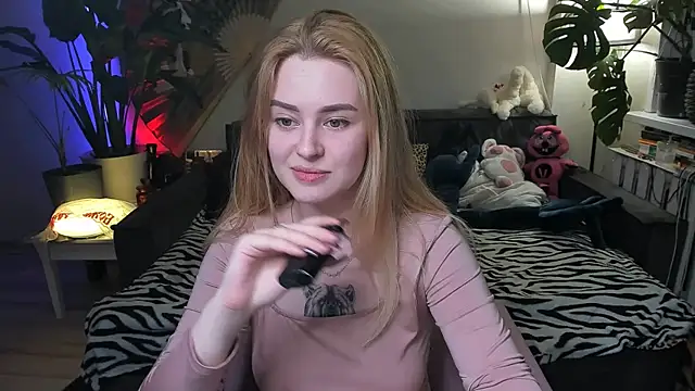 Alexa Pirs online show from March 17, 4:22 pm