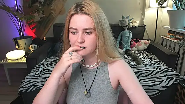 Alexa Pirs online show from June 21, 4:22 pm
