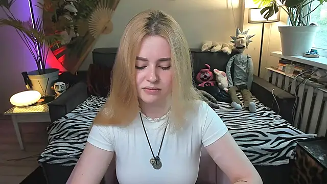 Alexa Pirs online show from June 18, 11:04 am