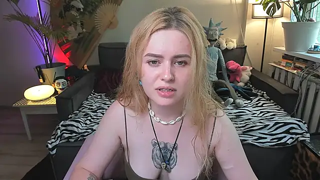 Alexa Pirs online show from June 22, 1:41 pm