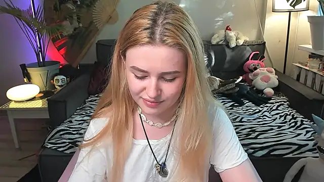Alexa Pirs online show from June 17, 3:46 pm