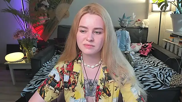 Alexa Pirs online show from July 17, 2:43 pm