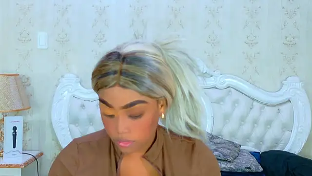 TianahGlow online show from October 17, 5:38 pm