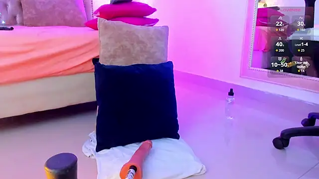 Snapshot of CandieGilson__ chatting on September 10, 1:44 pm CandieGilson   online show from September 10, 1:44 pm