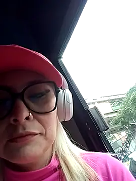 CandieGilson   online show from April 13, 11:55 am