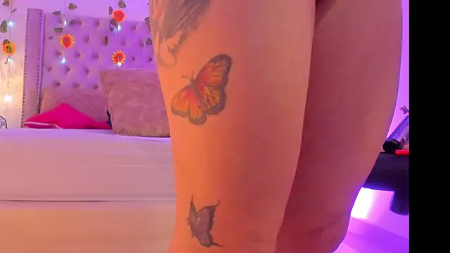 Snapshot of CandieGilson__ chatting on October 6, 3:29 pm CandieGilson   online show from October 6, 3:29 pm