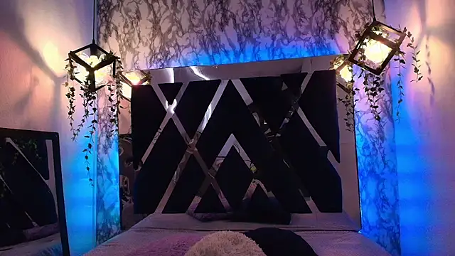 charlotte bluee online show from September 25, 6:50 pm