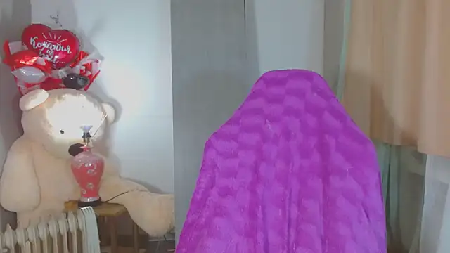 moonmaaiden online show from February 18, 7:40 am