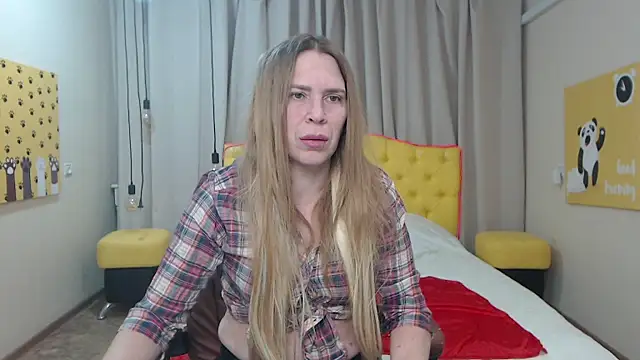 TessaDaybreak online show from February 16, 7:41 am