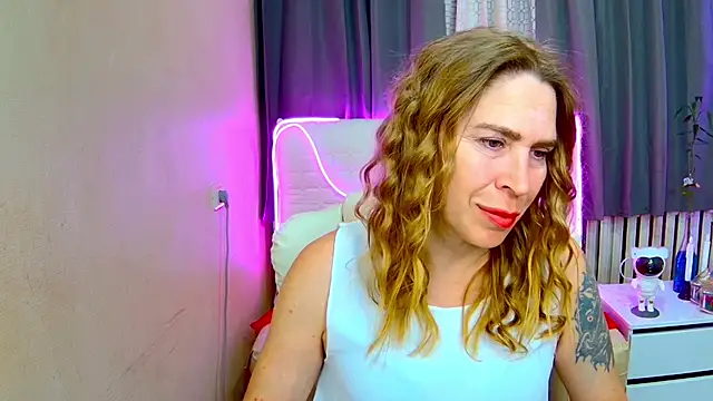 TessaDaybreak online show from September 12, 7:50 am