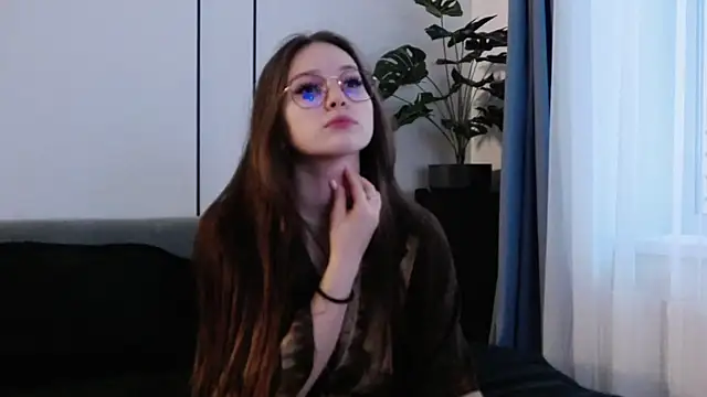 -Amora online show from January 19, 12:12 pm