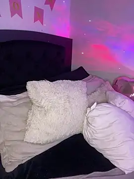  ivyginger online show from February 15, 11:15 pm