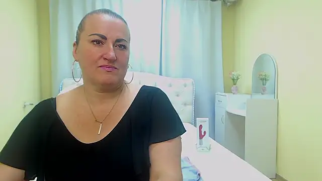 DianaMGG online show from May 28, 5:27 am