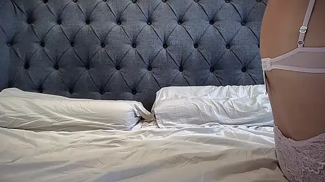 eatmypie69 online show from October 31, 10:52 am