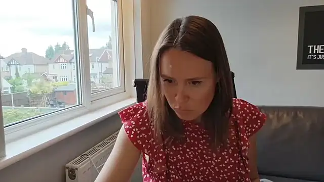 eatmypie69 online show from June 3, 9:43 am