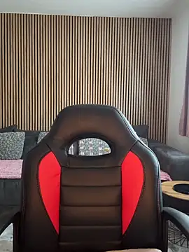 YoungHotMilf97 online show from January 19, 8:10 am