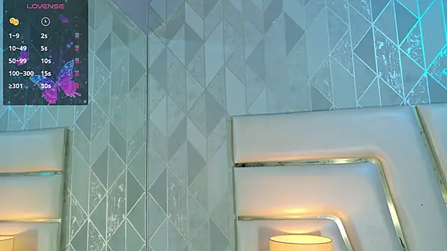 AnahisBennett online show from April 19, 12:10 am