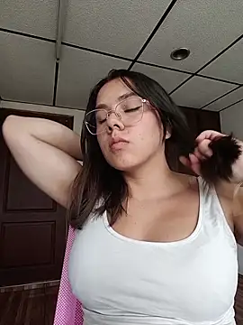 EmmaSulivan online show from April 28, 8:13 pm