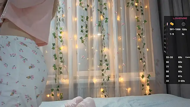 CarolinePepper online show from January 31, 7:11 pm