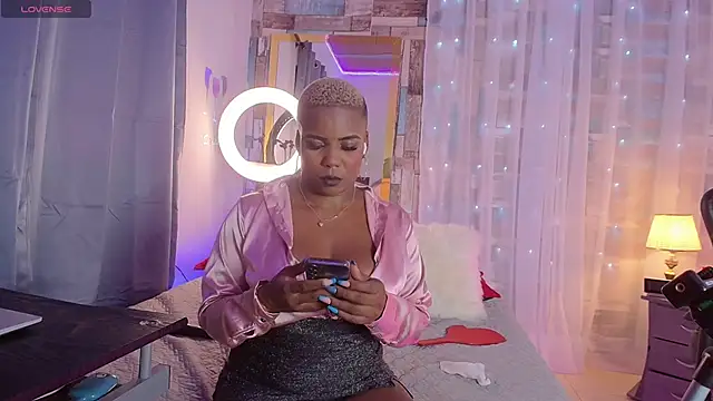 DashaSousaa online show from December 15, 3:34 am