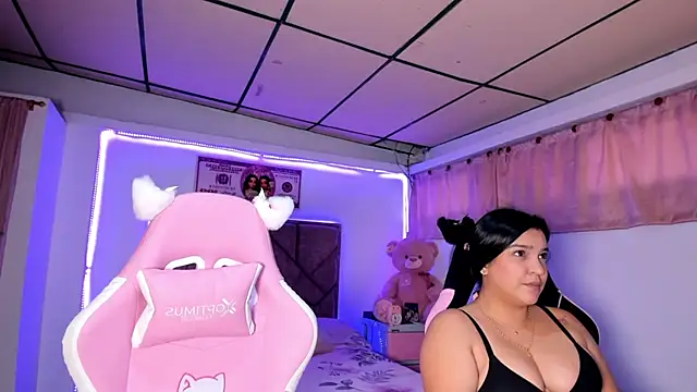 Cristal Smith20 online show from March 15, 9:50 pm