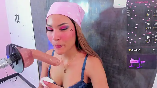 Snapshot of jess_ackerman chatting on October 2, 3:33 am jess ackerman online show from October 2, 3:33 am