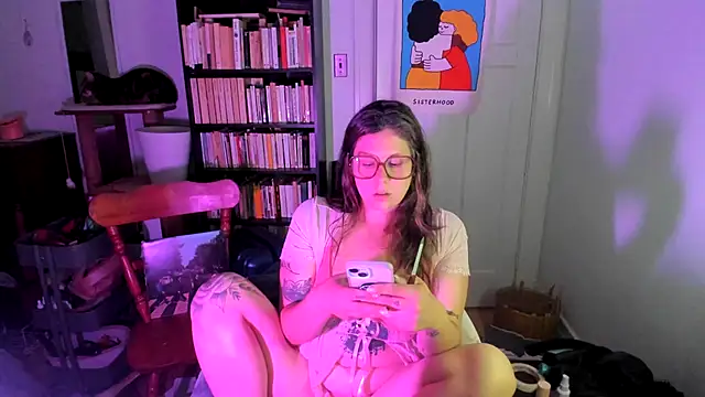 Rosiee69  online show from September 11, 9:15 pm