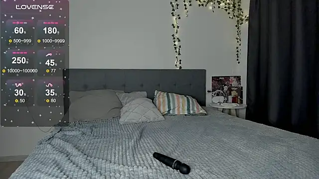 Christine Carlson online show from September 15, 6:59 pm