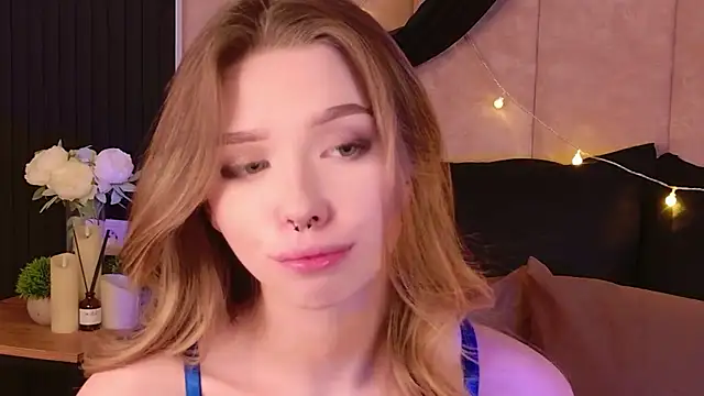 Sierra Fane online show from February 8, 11:36 am