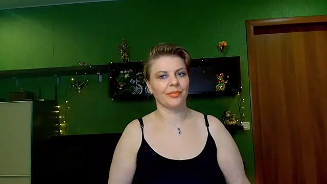 VeronikawGold online show from April 6, 7:59 pm