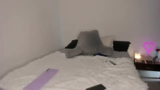  lucianapalmer online show from September 17, 9:35 pm