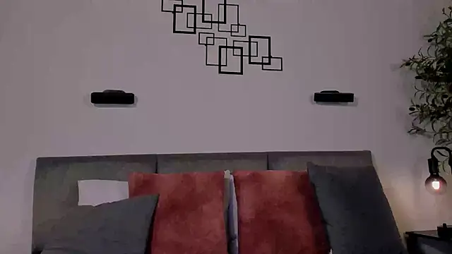 jennalux  online show from April 7, 2:13 am