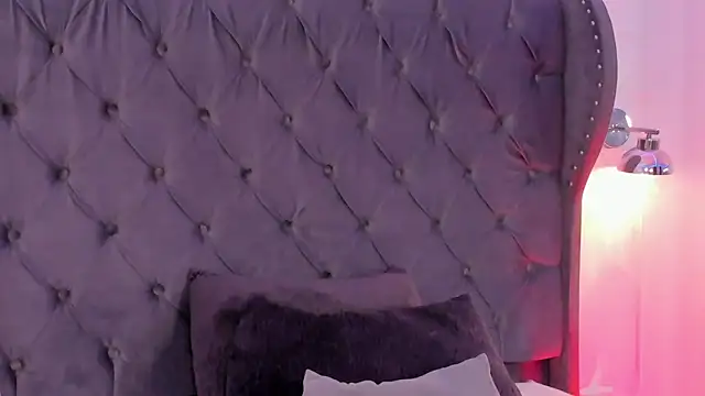 regina noctixx online show from March 2, 7:15 am