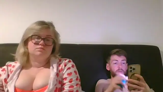 sandccouple online show from April 12, 8:55 pm