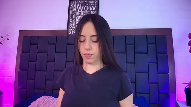 Lexi Howard  online show from September 21, 1:43 pm