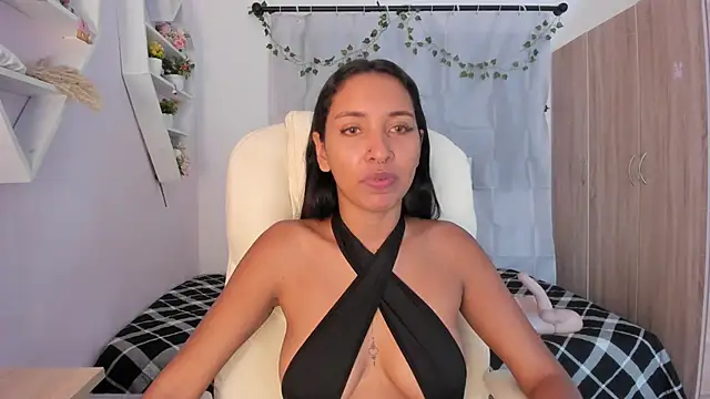 Emma lorense22 online show from November 21, 7:16 pm