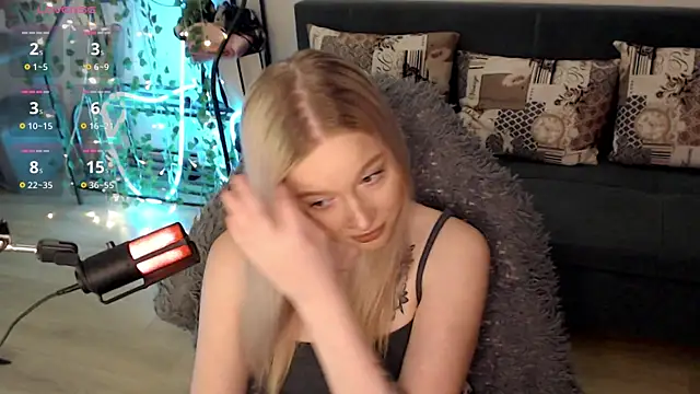 Snapshot of lissallor_ chatting on September 15, 9:11 pm lissallor online show from September 15, 9:11 pm