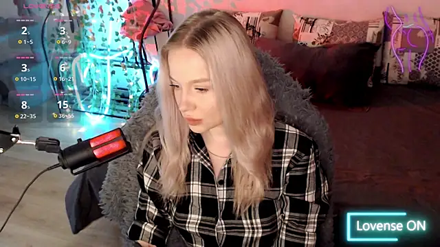 Snapshot of lissallor_ chatting on September 16, 9:56 pm lissallor online show from September 16, 9:56 pm
