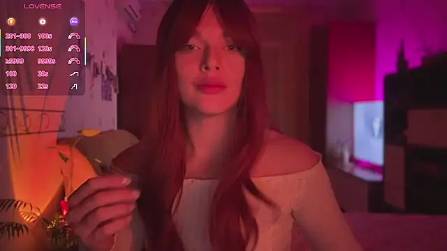 CherryRed Girl online show from April 16, 9:14 pm