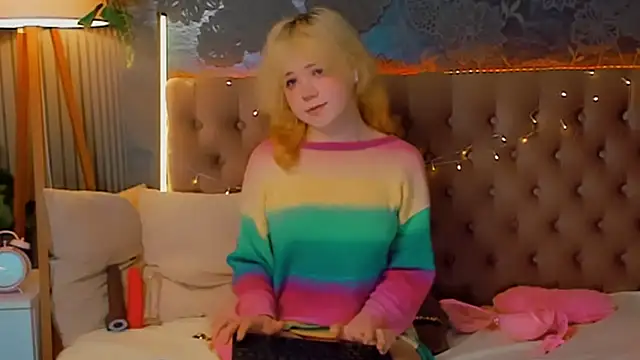 EmilyAngells online show from February 19, 7:41 am