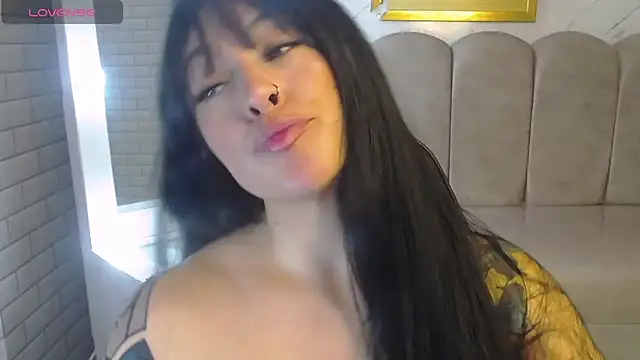 Isabella Collen v online show from April 16, 1:11 pm