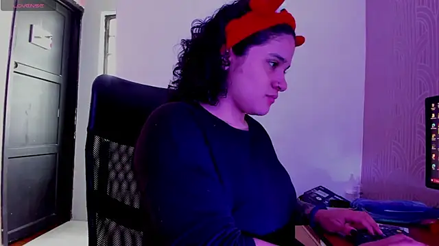 BloodyMaary  online show from November 11, 3:09 pm