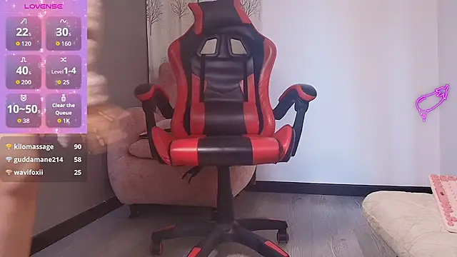 SophiTay online show from December 2, 6:10 pm