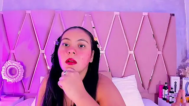 Emily Black1 online show from February 5, 12:35 am