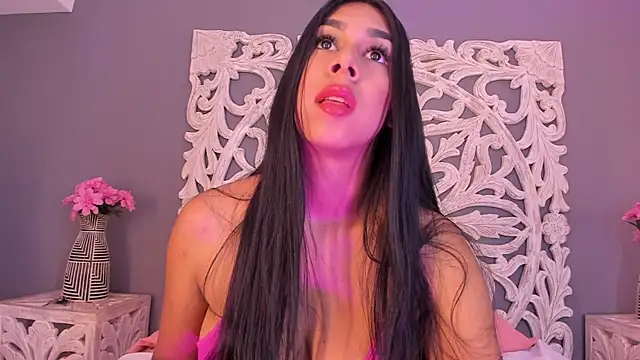 AnnieGibbyns online show from December 5, 8:43 pm