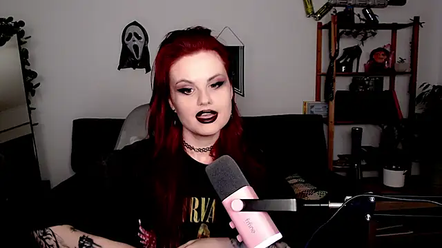 Della Ideal online show from November 10, 6:36 pm