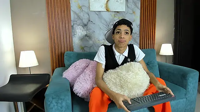 KING OFF BOYS online show from March 9, 1:14 pm